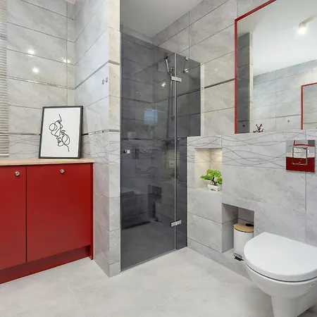 Duzy Z Parkingiem I Balkonem W Kolobrzegu By Renters Appartement *
